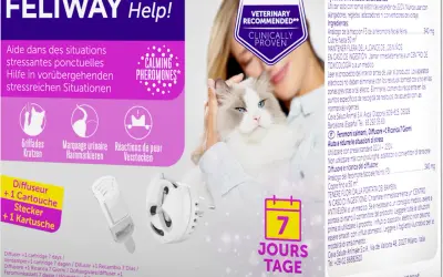 Feliway Help! med lugnande feromoner för stressade katter. En kvinna håller en ragdollkatt. En diffuser och en refill ingår.