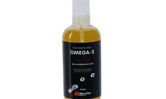 Flaska med fiskolja till hund, Omega-3 från vild norsk torsk. Främjar hundens hälsa och välmående.